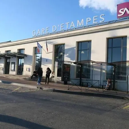 Beau Studio Avec Terrasse Sur La Commune D'etampes * Étampes